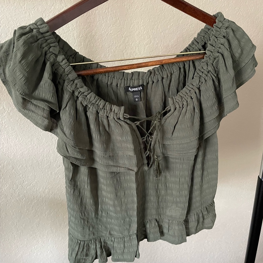 Express off the shoulder olive green size M